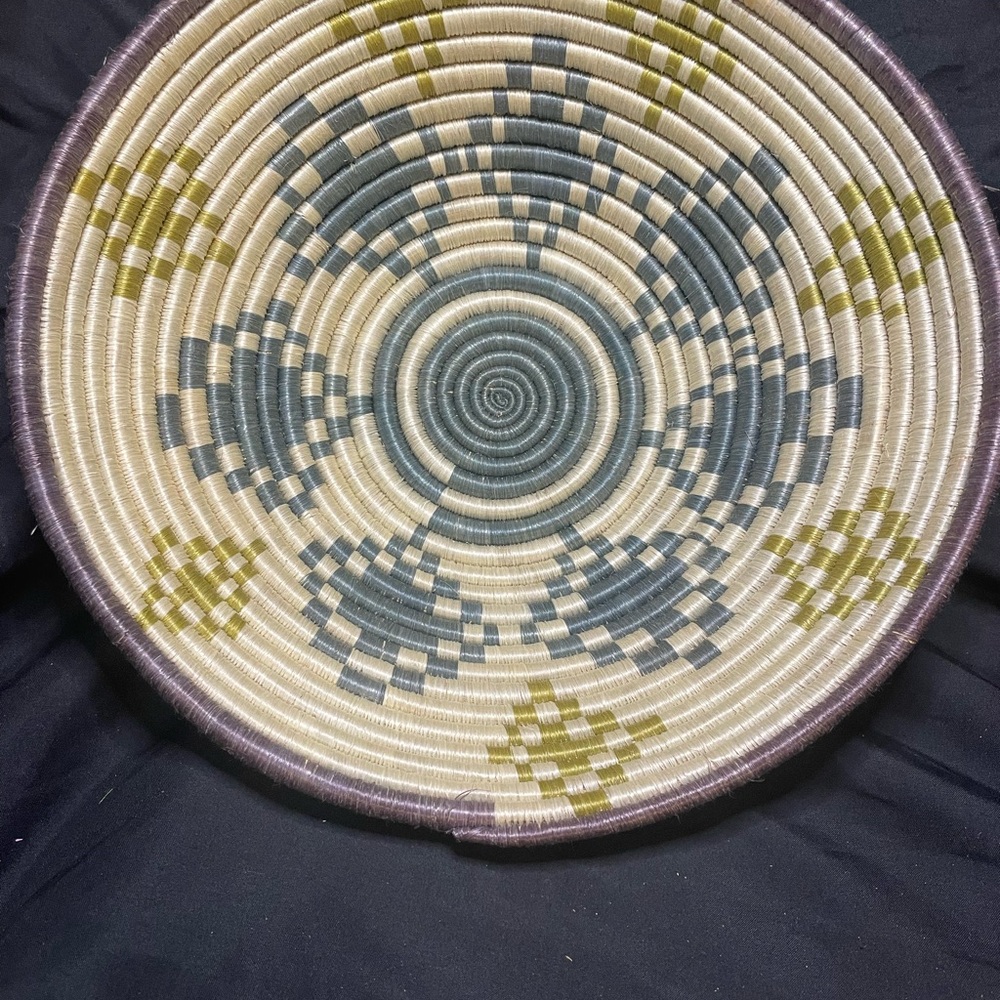 Handwoven Rwandan Hobo Wall Basket/ Basket 12in African Art - Picture 4 of 7